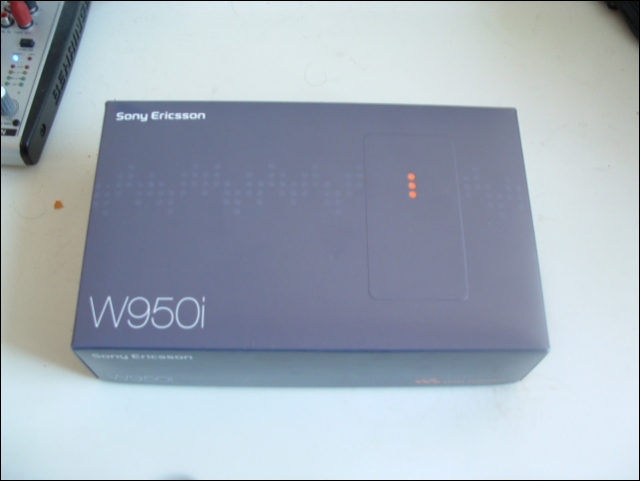 Box SE W950i