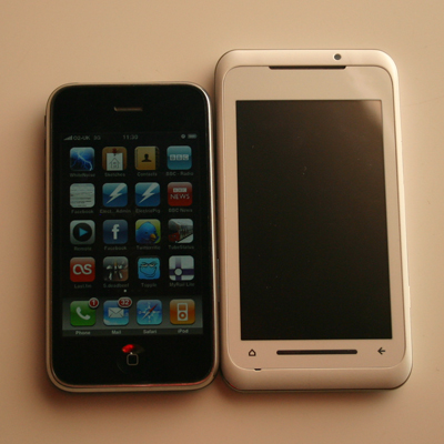 Toshiba TG01 vs iPhone